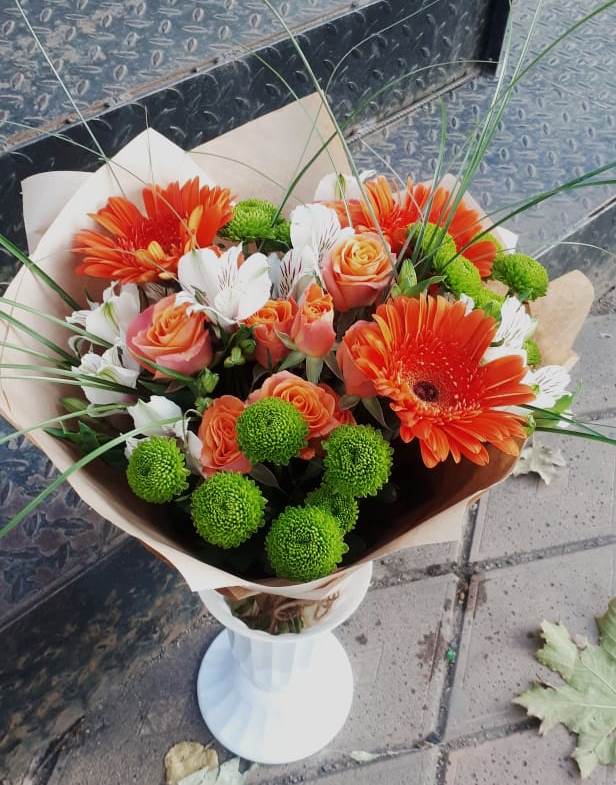 Букет цветов из: Герберы, Хризантемы, Альстромерии и Розы в Зубутлях-Миатли