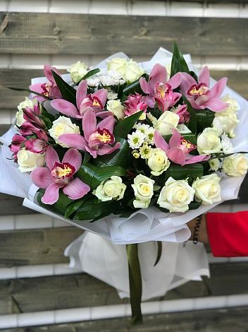 Букет цветов из: Розы и Хризантемы в Зубутлях-Миатли