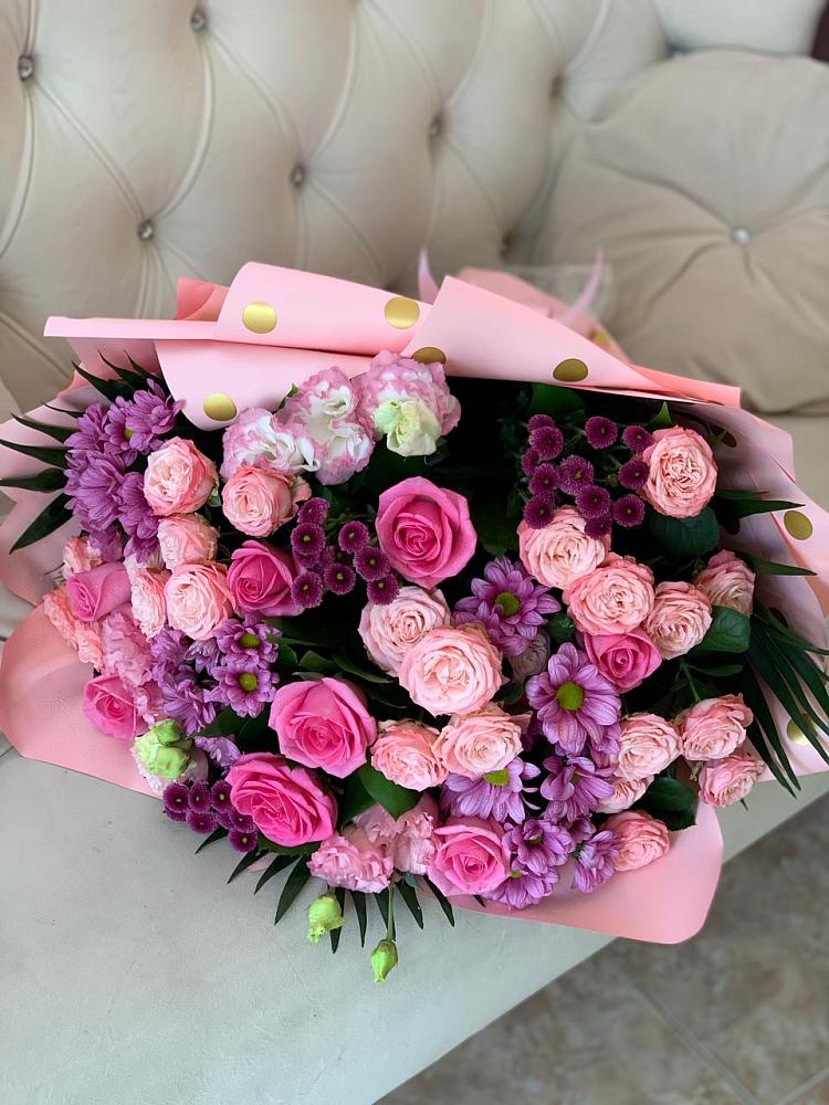 Букет цветов из: Хризантемы, Розы и Лизиантусы в Зубутлях-Миатли