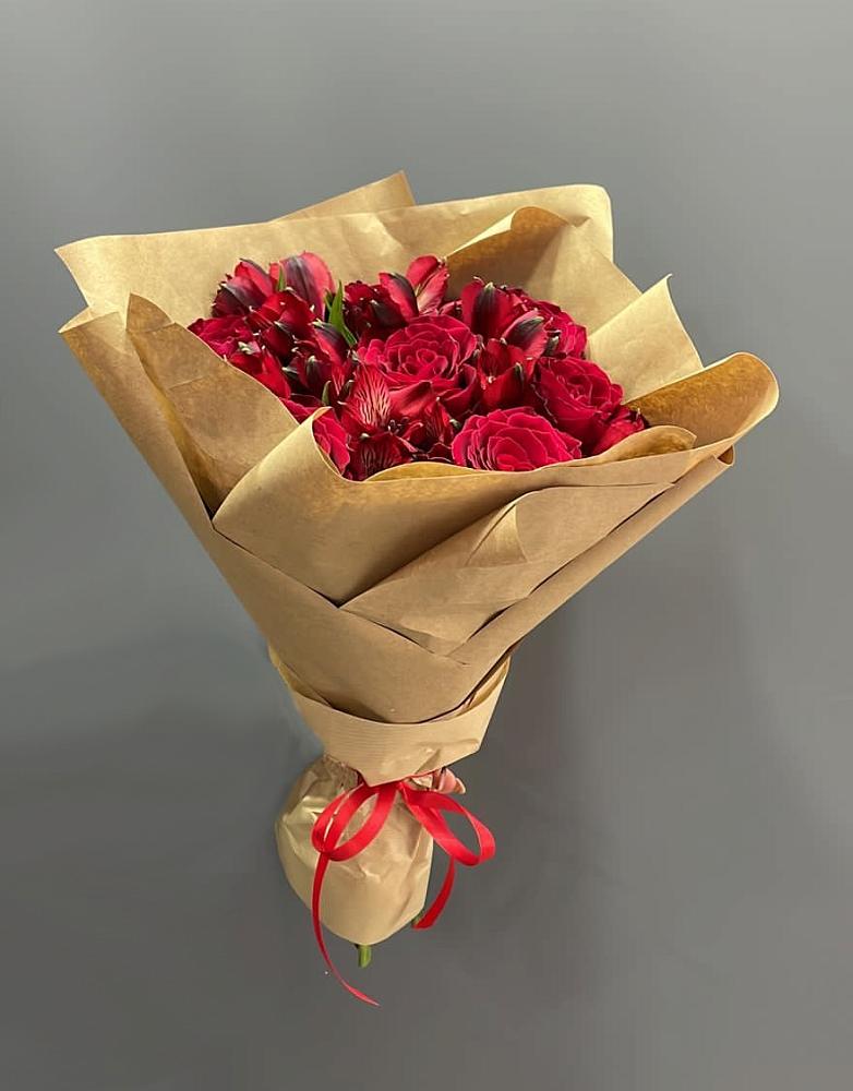 Букет цветов из: Альстромерии и Розы в Зубутлях-Миатли