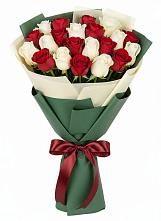 Букет Микс из красных и белых роз в Зубутлях-Миатли