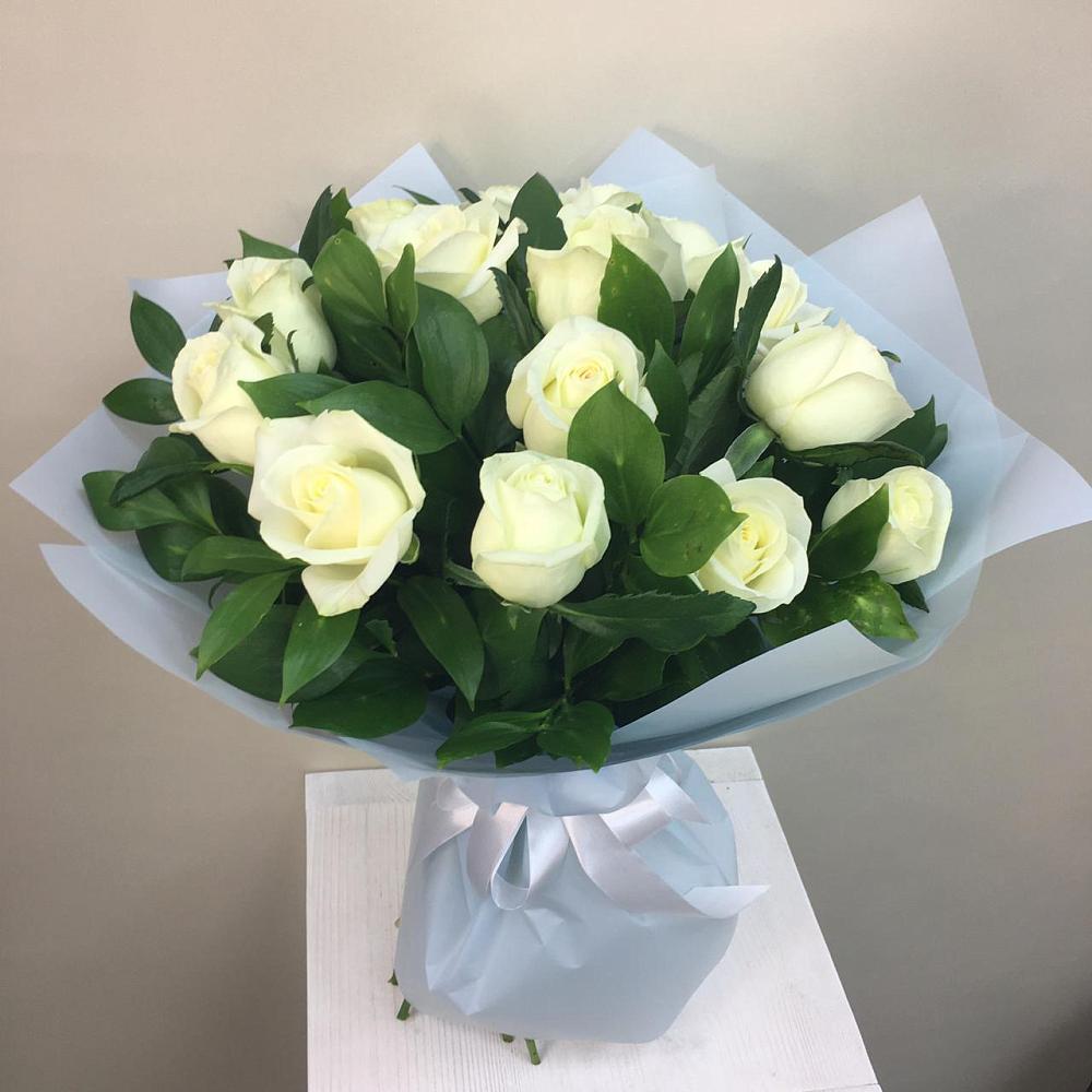 Букет 15 Белых роз Проуд в Зубутлях-Миатли