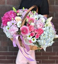 Композиция солнечный день в Зубутлях-Миатли Цветочная композиция из Розы, Хризантемы, Пионы и Лизиантусы в корзине в Зубутлях-Миатли