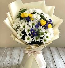 Букет цветов из:  Ирисы, Хризантемы и Розы в Зубутлях-Миатли