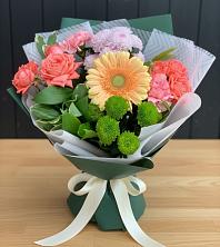 Букет цветов из:  Гвоздики, Розы, Герберы и Хризантемы в Зубутлях-Миатли