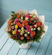 Букет Микс из разноцветных кустовых роз в Зубутлях-Миатли